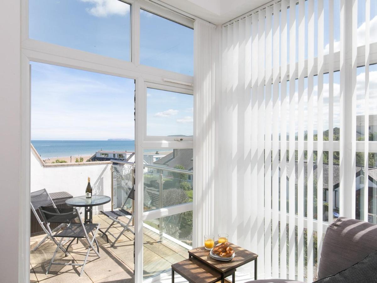 Pass The Keys 2 Bed Sea View Apartment With Balcony Parking Benllech Buitenkant foto